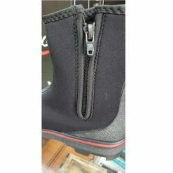 Others Nail Rock Shoe